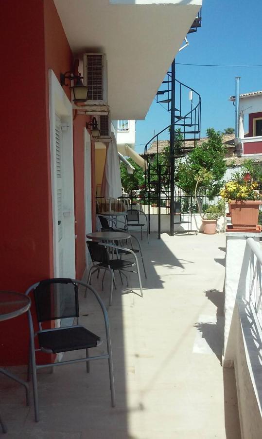 Loula'S Apartments Гувия Екстериор снимка