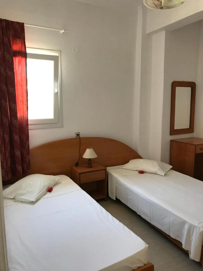 Loula'S Apartments Гувия Екстериор снимка