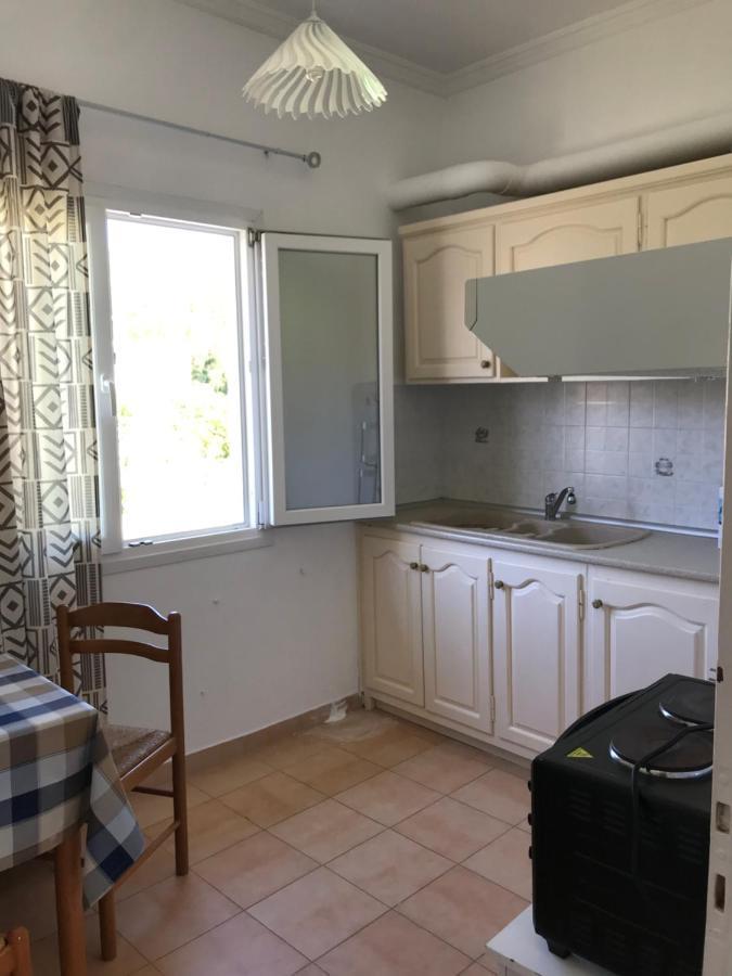 Loula'S Apartments Гувия Екстериор снимка