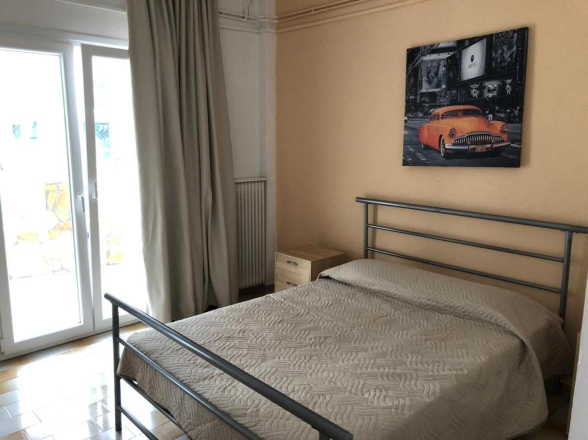 Loula'S Apartments Гувия Екстериор снимка