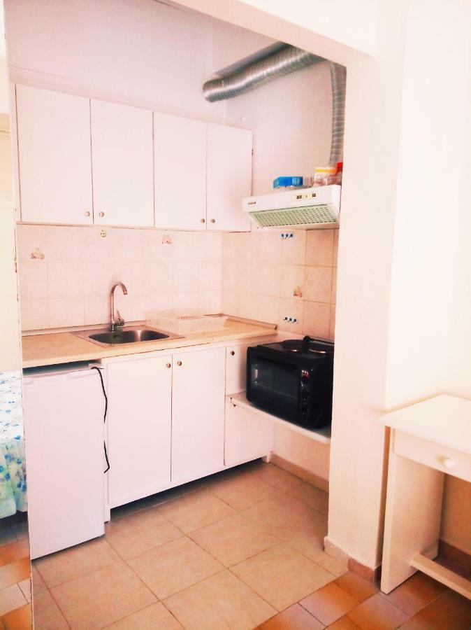 Loula'S Apartments Гувия Екстериор снимка